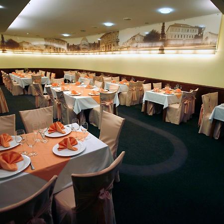 Hotel Savus Slavonski Brod Bagian luar foto
