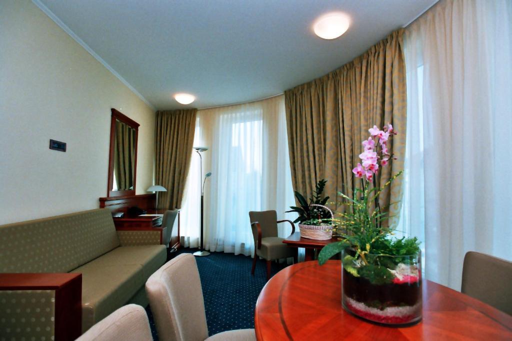 Hotel Savus Slavonski Brod Bagian luar foto