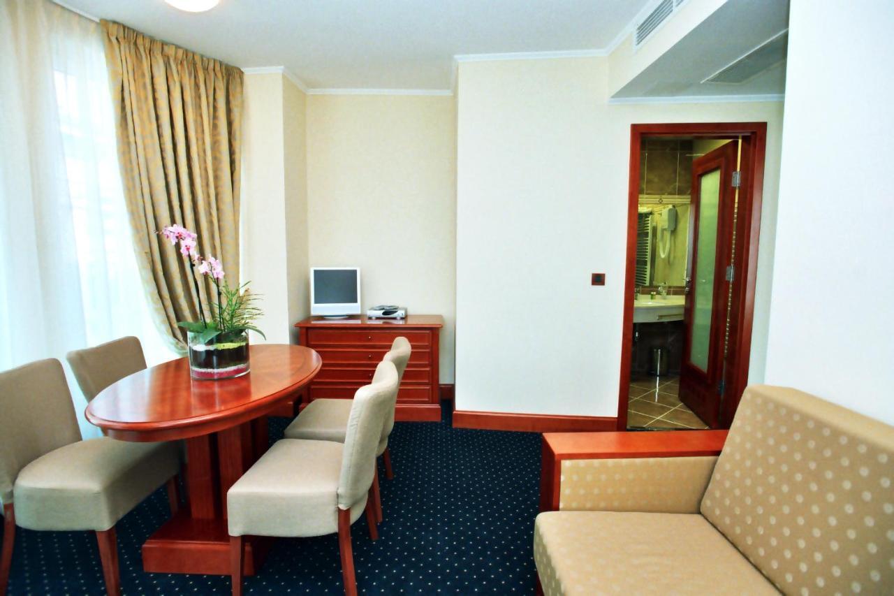 Hotel Savus Slavonski Brod Ruang foto