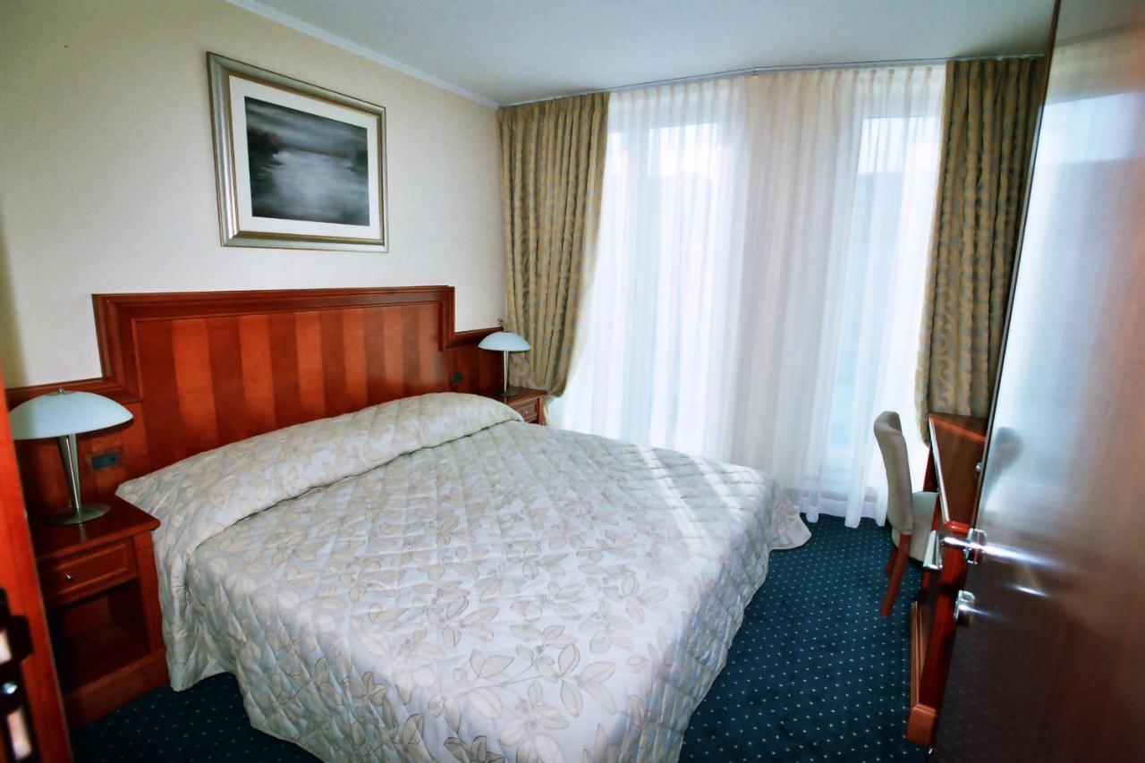 Hotel Savus Slavonski Brod Ruang foto