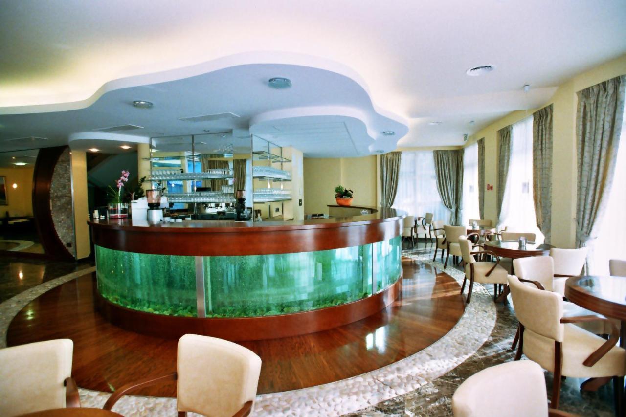 Hotel Savus Slavonski Brod Bagian luar foto
