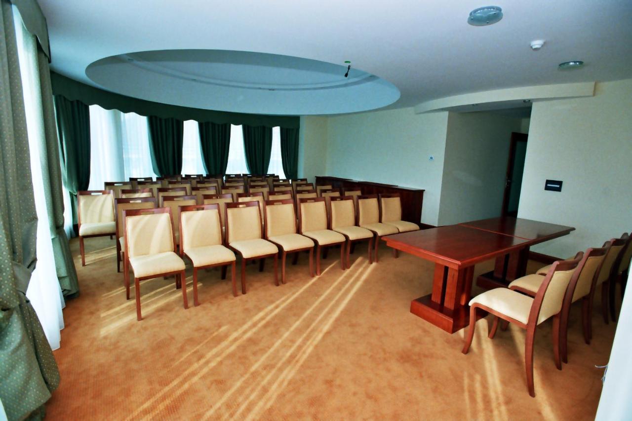 Hotel Savus Slavonski Brod Bagian luar foto