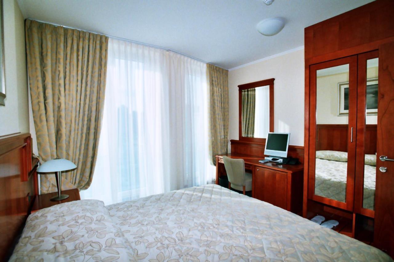 Hotel Savus Slavonski Brod Ruang foto